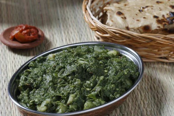 A Dish made from spinach and potatoes — Stock Photo, Image