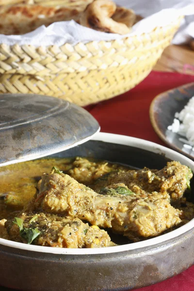 Frango Pulusu ou Gravy preparado em Andhra — Fotografia de Stock