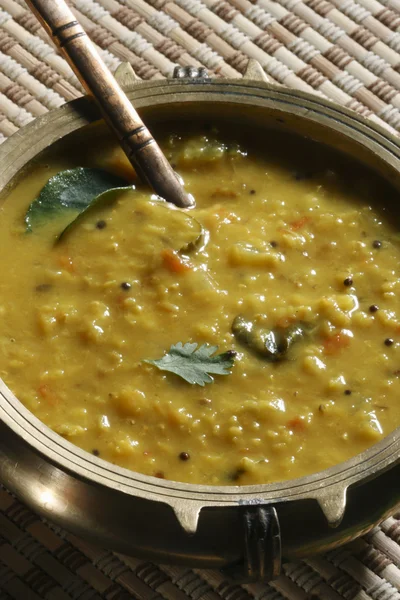 Menthi pappu またはメティ dal またはフェヌグ リーク レンズ豆のカレー — ストック写真