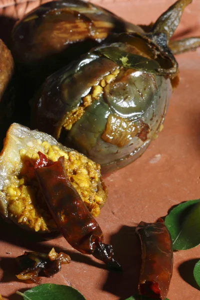 Baghara baingan - un popular curry de berenjena india de Hyderabad — Foto de Stock