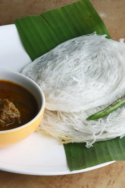 Idiyappam - funis de cordas - uma especialidade culinária em Kerala . — Fotografia de Stock