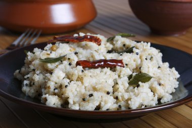 pirinç upma tamilnadu itibaren lezzetli yemeğidir.