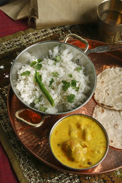 Kadhi Pakori - Um prato de Gujarat — Fotografia de Stock