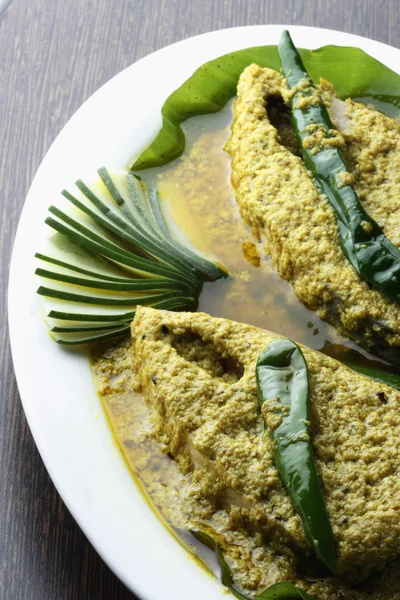 Elisher tela jhal is a bengali fish dish — Stock Photo, Image