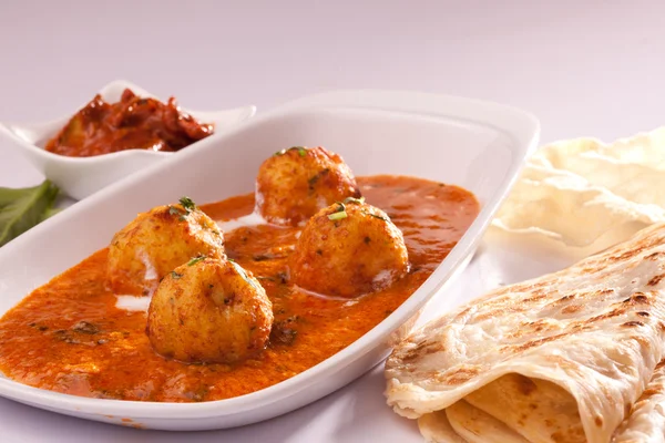 Dum aloo - kryddig indisk potatis curry — Stockfoto
