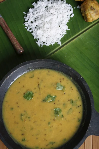 Pithale - mąki ciecierzyca curry — Zdjęcie stockowe