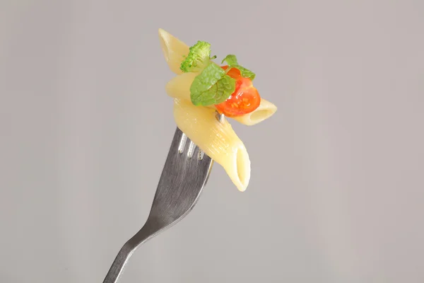 Těstoviny je obecný pojem pro variant italské nudle — Stock fotografie