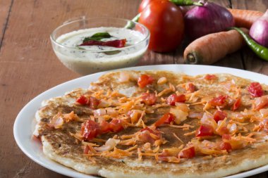 Soğan domates havuç Uthappam