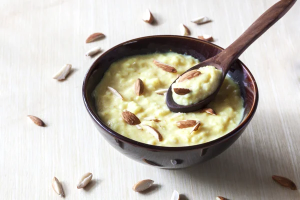 Basundi is a rich and delicious dessert from maharashtra, gujara — Stock Photo, Image