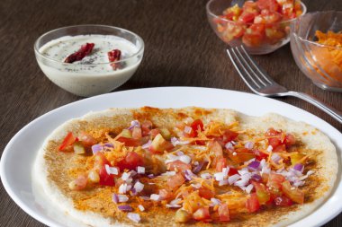 Soğan domates havuç Uthappam