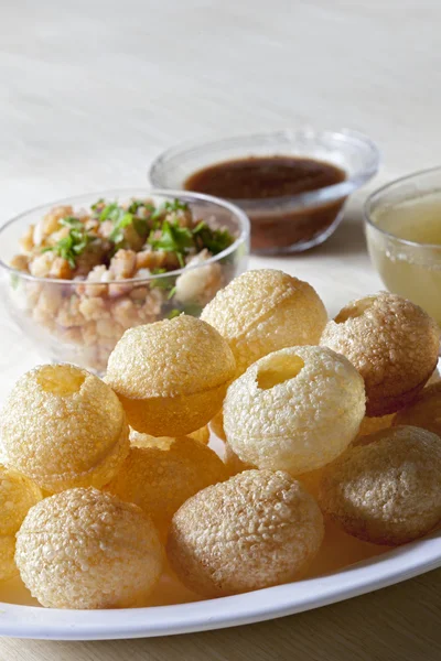 Pani puri, golgappe, chat item, indien — Stockfoto