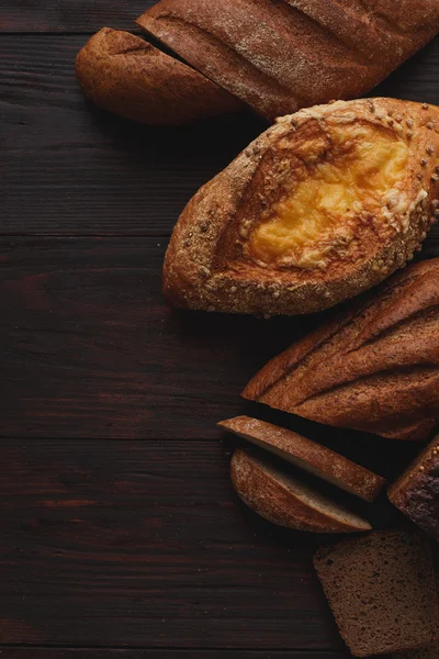 Különböző teljes kiőrlésű kenyér — Stock Fotó