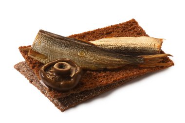 Ekmek gevrek füme hamsi, yumuşak peynir ve mantar ile