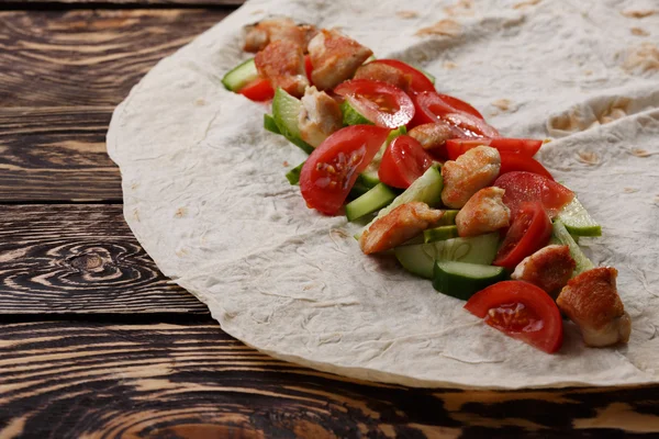 Shoarma traditionele flatbread wrap — Stockfoto