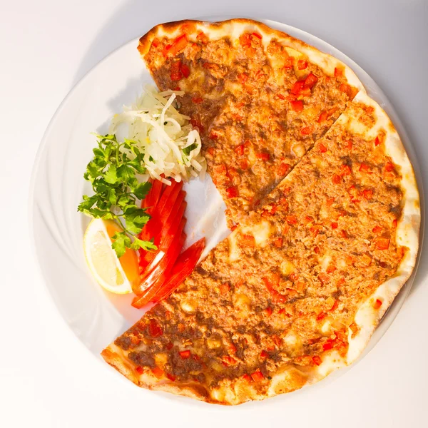 Fresh lahmacun turkish pizza — Stock Photo, Image