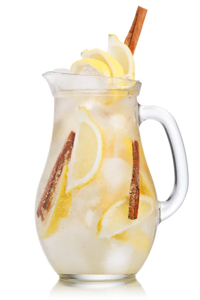 Lemon cinnamon lemonade — Stock Photo, Image