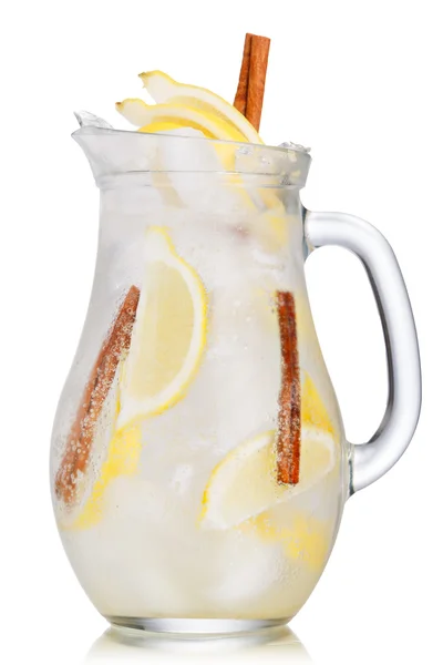 Lemon cinnamon lemonade — Stock Photo, Image