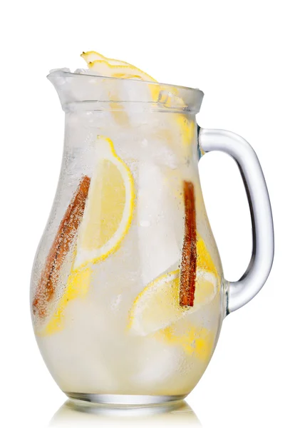 Lemon cinnamon lemonade — Stock Photo, Image