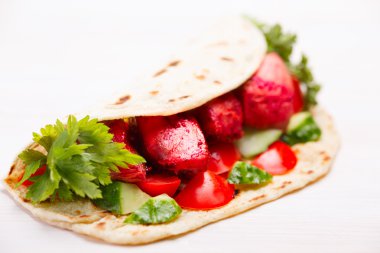 Tikka masala naan sandviç