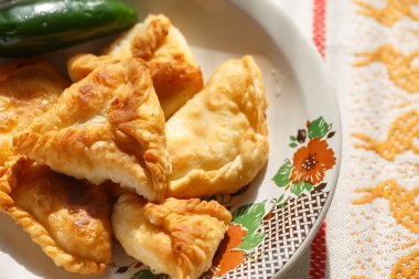 Phyllo peynir köftesi