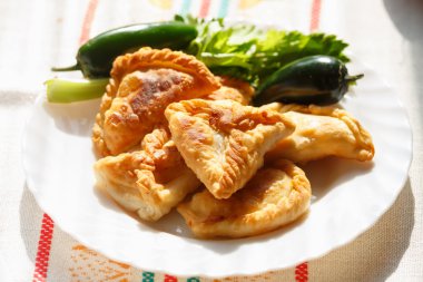 Phyllo peynir köftesi