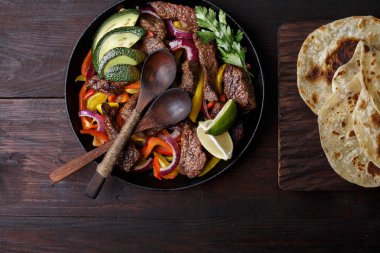 Masada biftek salata