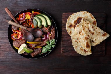 Masada biftek salata