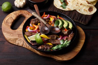 Masada biftek salata