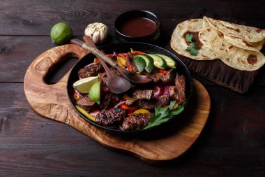 Masada biftek salata