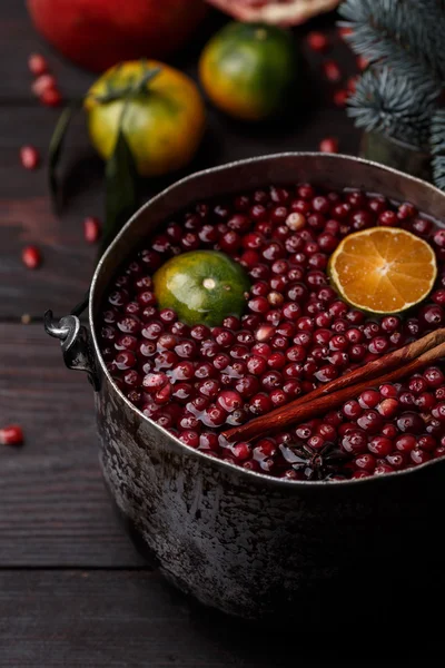 Preiselbeer-Mandarinen-Glühwein — Stockfoto