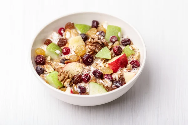 Passas de arando cereal de maçã — Fotografia de Stock