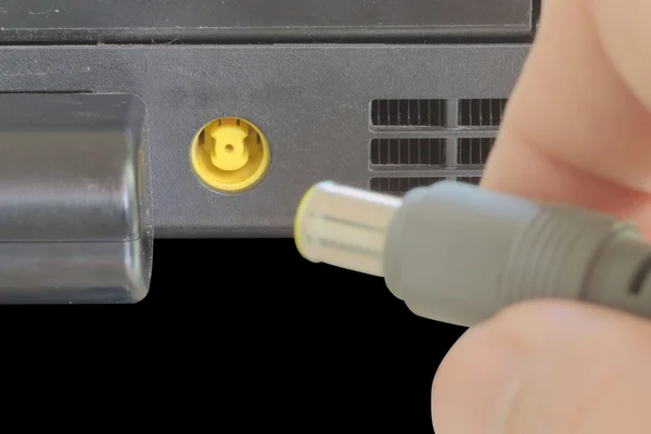 Laptop güç kablosunu