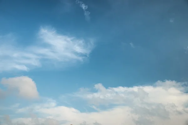 Абстрактное облачное небо — стоковое фото