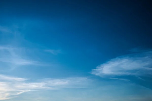Astratto nube bianca su sfondo cielo blu — Foto Stock