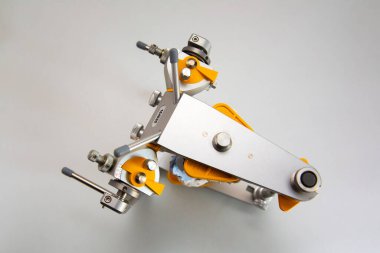 Diş muayeneleri, diş telleri, diş eklemleyici, teknoloji, kliniklerde çalışma