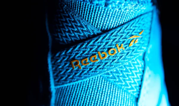 Design impressionante, calçado esportivo, tênis Reebok, para esportes — Fotografia de Stock
