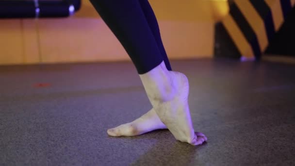 Ragazze piedi, balletto danzante, piedi cicatrizzati — Video Stock