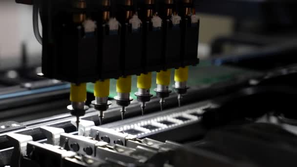 Équipement de production innovant ligne automatique pour la soudure des micropuces — Video