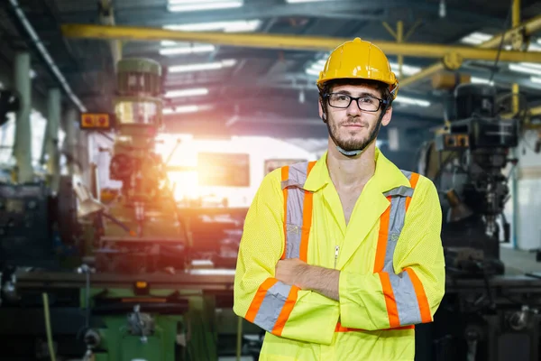 Ritratto Uomo Industriale Che Indossa Sicurezza Uniforme Cappello Rigido Piedi — Foto Stock