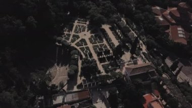 Parktaki amfi tiyatronun en üst görüntüsü
