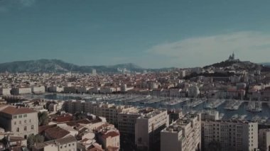 Marsilya 'nın bir sonraki körfezinin tepe noktası.