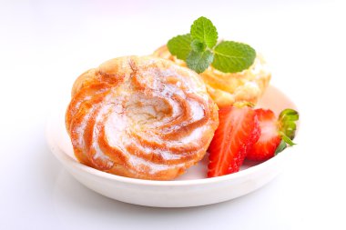 Doldurma lor ile bisküvi kek 