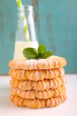 Pudra şekerli kurabiyeler 