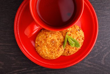 Çay ve kurabiye ile kırmızı Kupası 