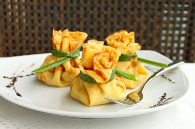 Krep et bağlı çanta ile doldurulmuş 