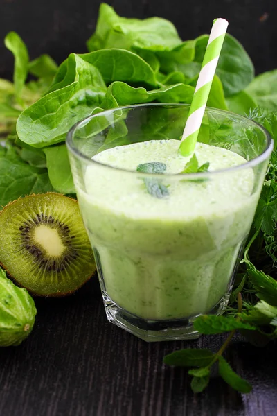 Glass with smoothie made from vegetables — Stock Photo, Image