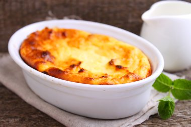 Süzme peynir güveci.