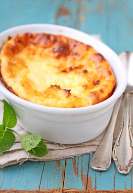 Süzme peynir güveci.