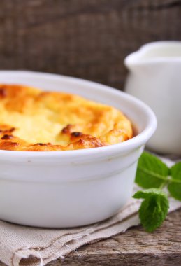 Süzme peynir güveci.