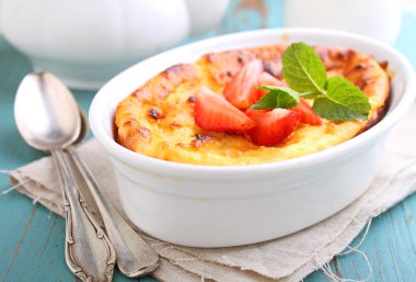 Süzme peynir güveci.